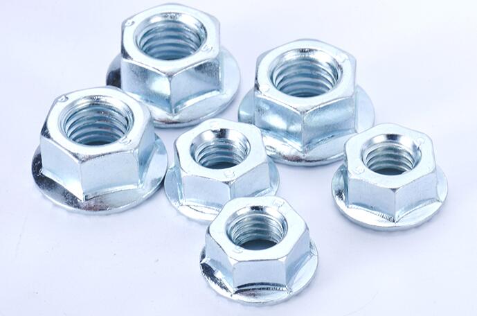Nút ren mạ kẽm mặt pháplan